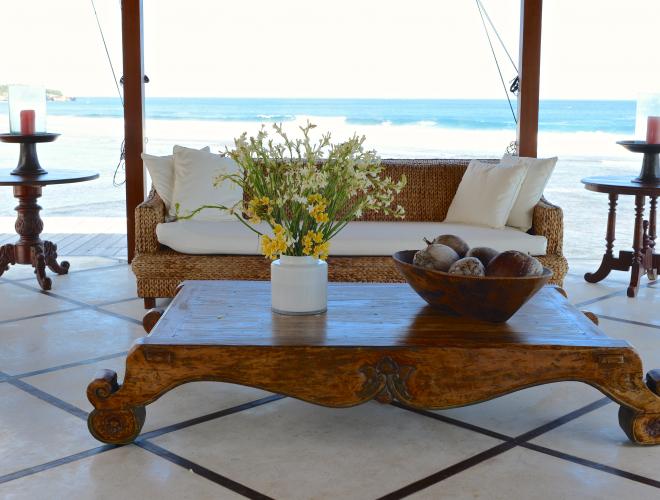 THE LIVING AREA OF VILLA BAHAGIA IS OPEN TO THE SPECTACULAR VIEW